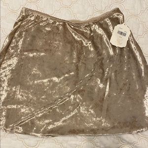 BRAND NEW mini skirt